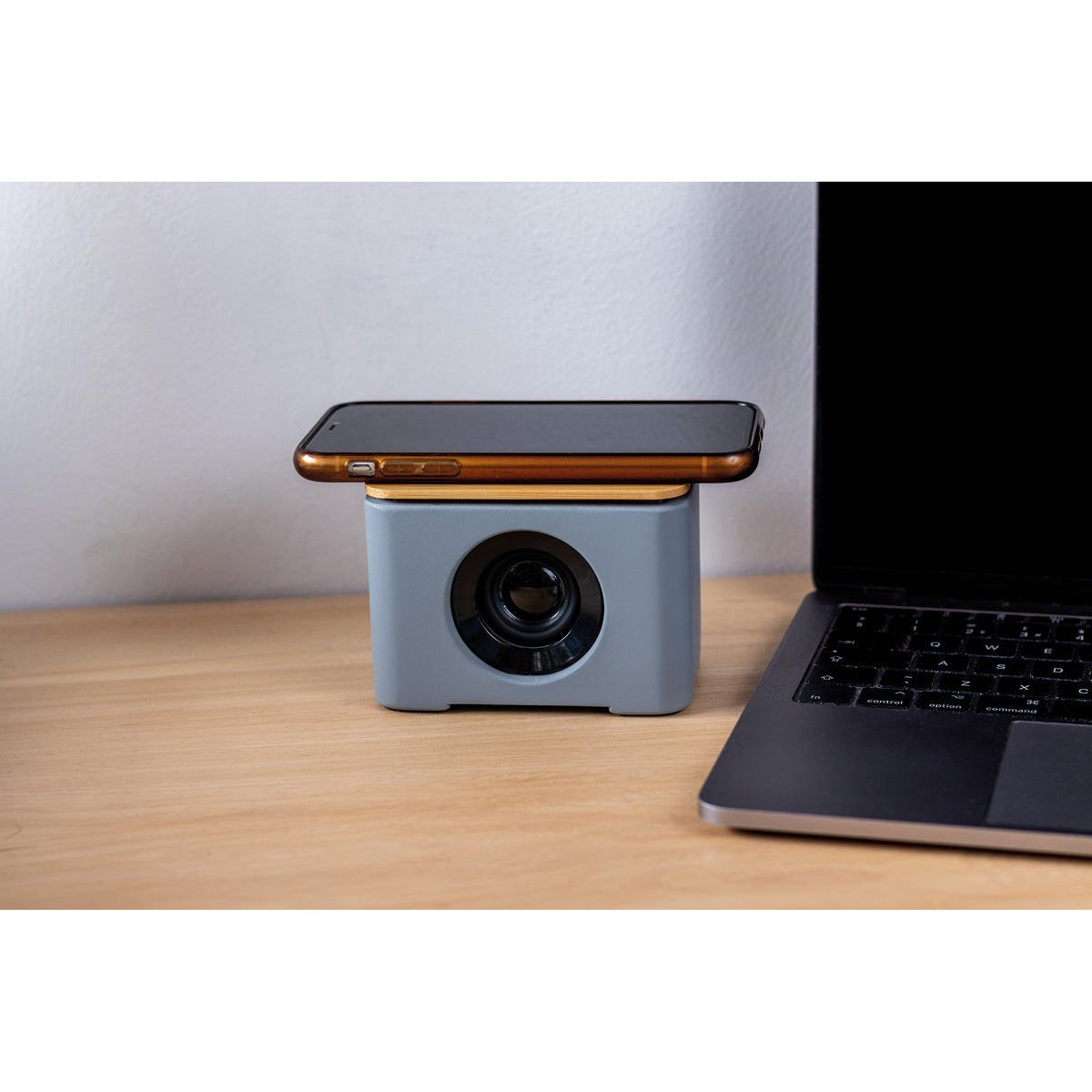 Bluetooth Lautsprecher mit integriertem Wireless Charger PILAR