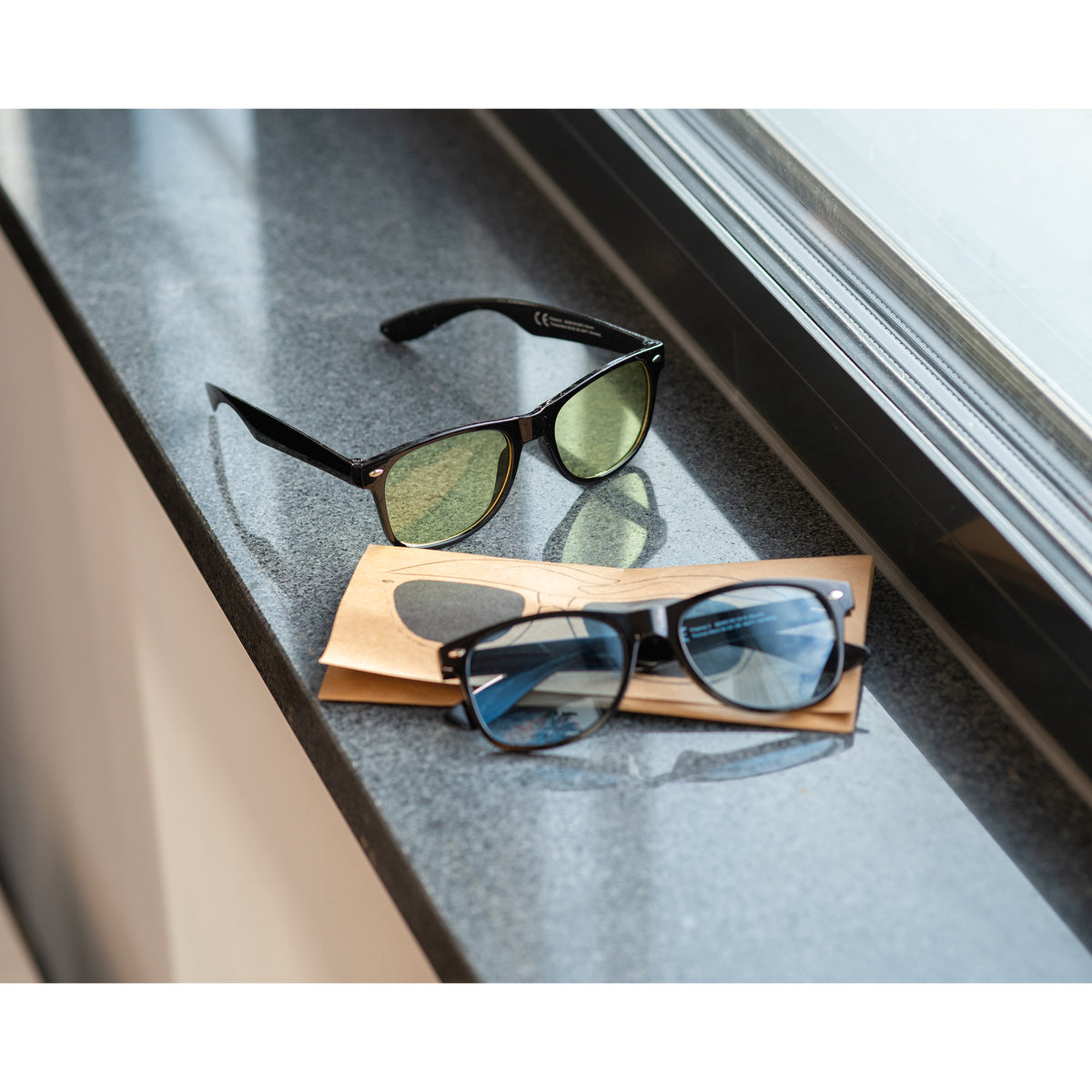 Sonnenbrille mit farbigen Gläsern GRAZIA