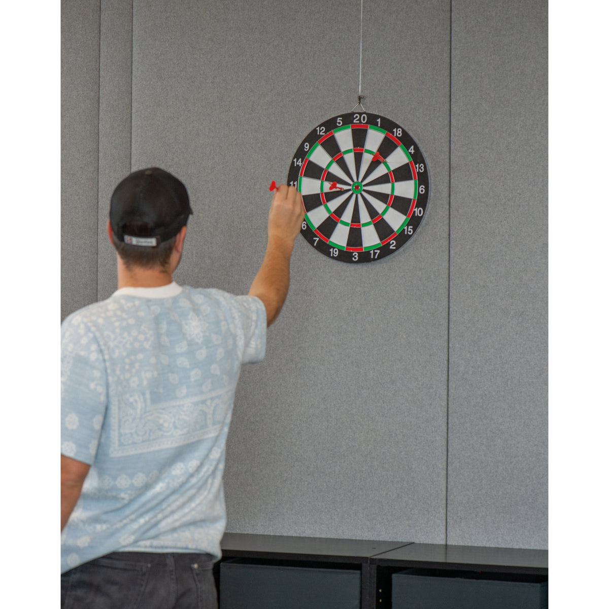 Dartscheibe mit Pfeilen CHRISTINA
