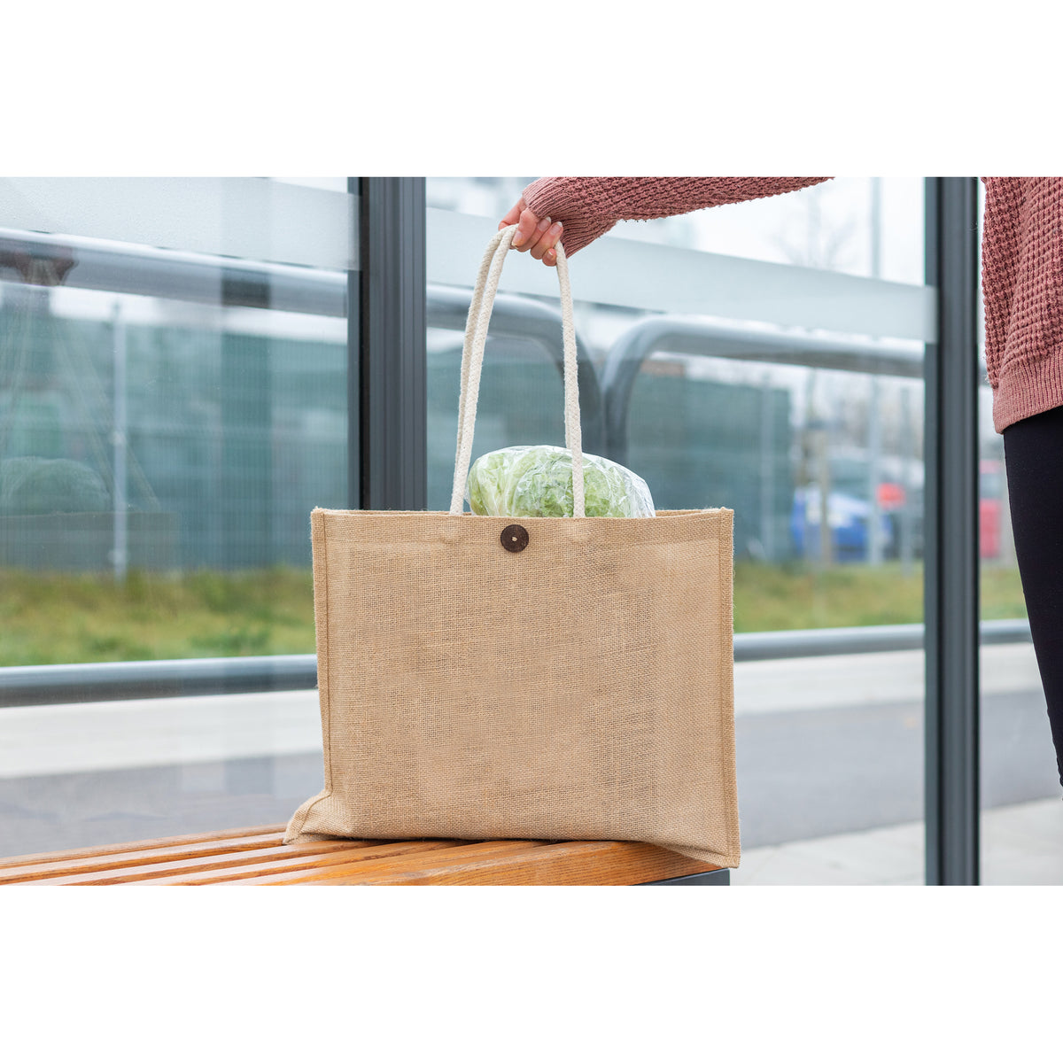 Jutetasche mit robusten Kordelgriffen