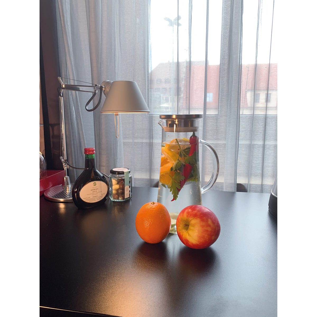 Glaskaraffe mit Edelstahldeckel, 1.350ml ELLIOTT