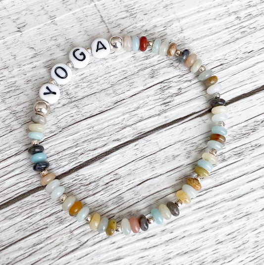 Personalisiertes Armband "Travel" mit Glasbuchstaben