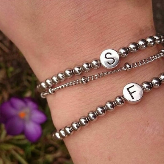 Personalisiertes Armband "Silver Letter" aus Edelstahlperlen