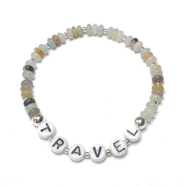 Personalisiertes Armband "Travel" mit Glasbuchstaben