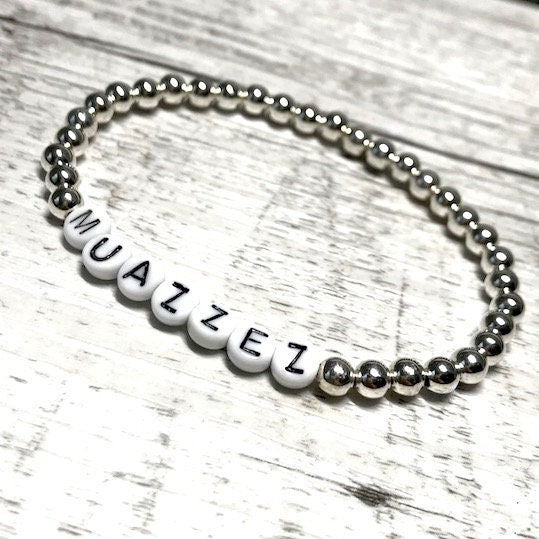 Personalisiertes Armband "Simply Silver" aus 925er Sterlingsilber mit handbemalten Glasbuchstaben