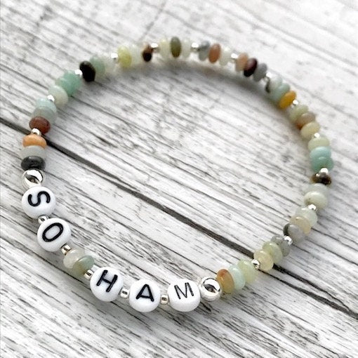 Personalisiertes Armband "Travel" mit Glasbuchstaben