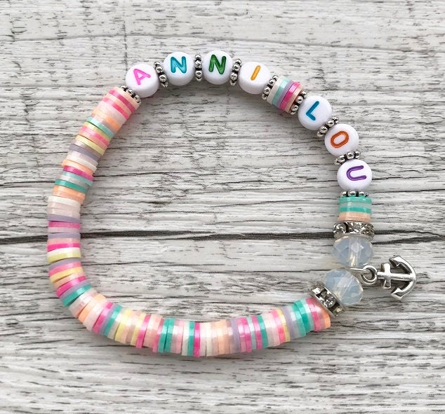 Personalisiertes Armband "Be Happy" aus bunten Katsuki Perlen