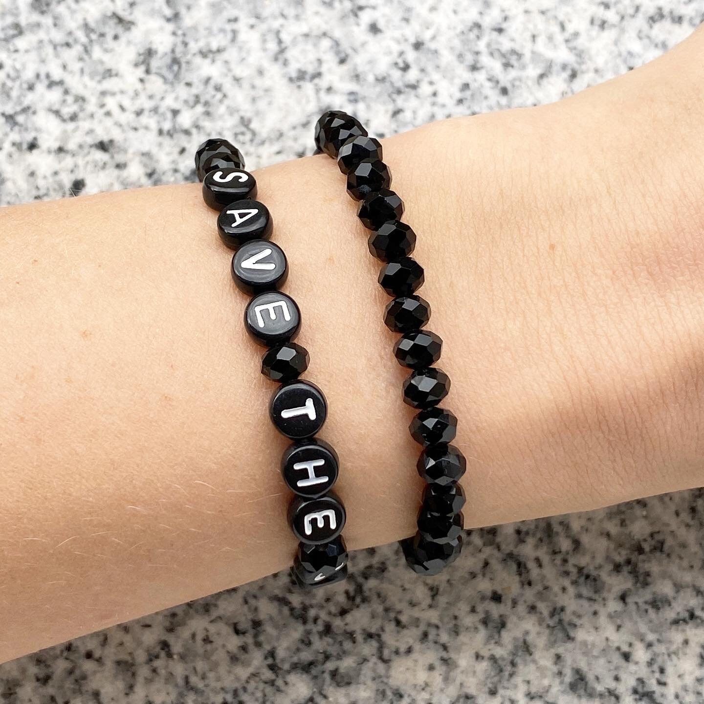 Personalisiertes Armband "Black Beads"