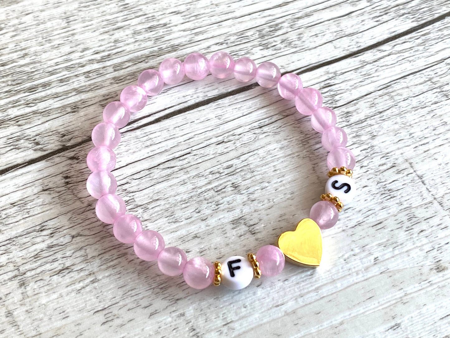 Personalisiertes Armband "Love Letter" aus Jade Edelsteinen und Edelstahl Herz