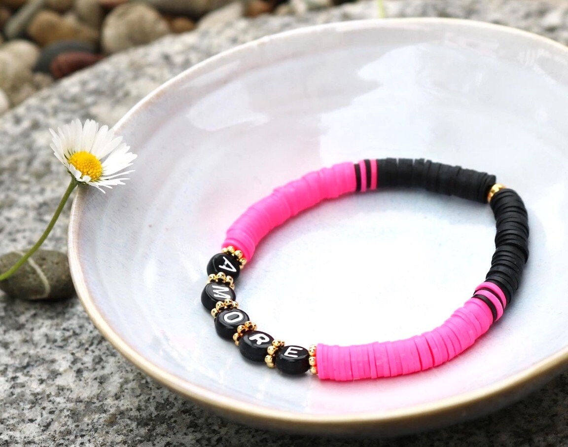 Personalisiertes Armband "Neon Black" aus Katsuki Perlen in Gold