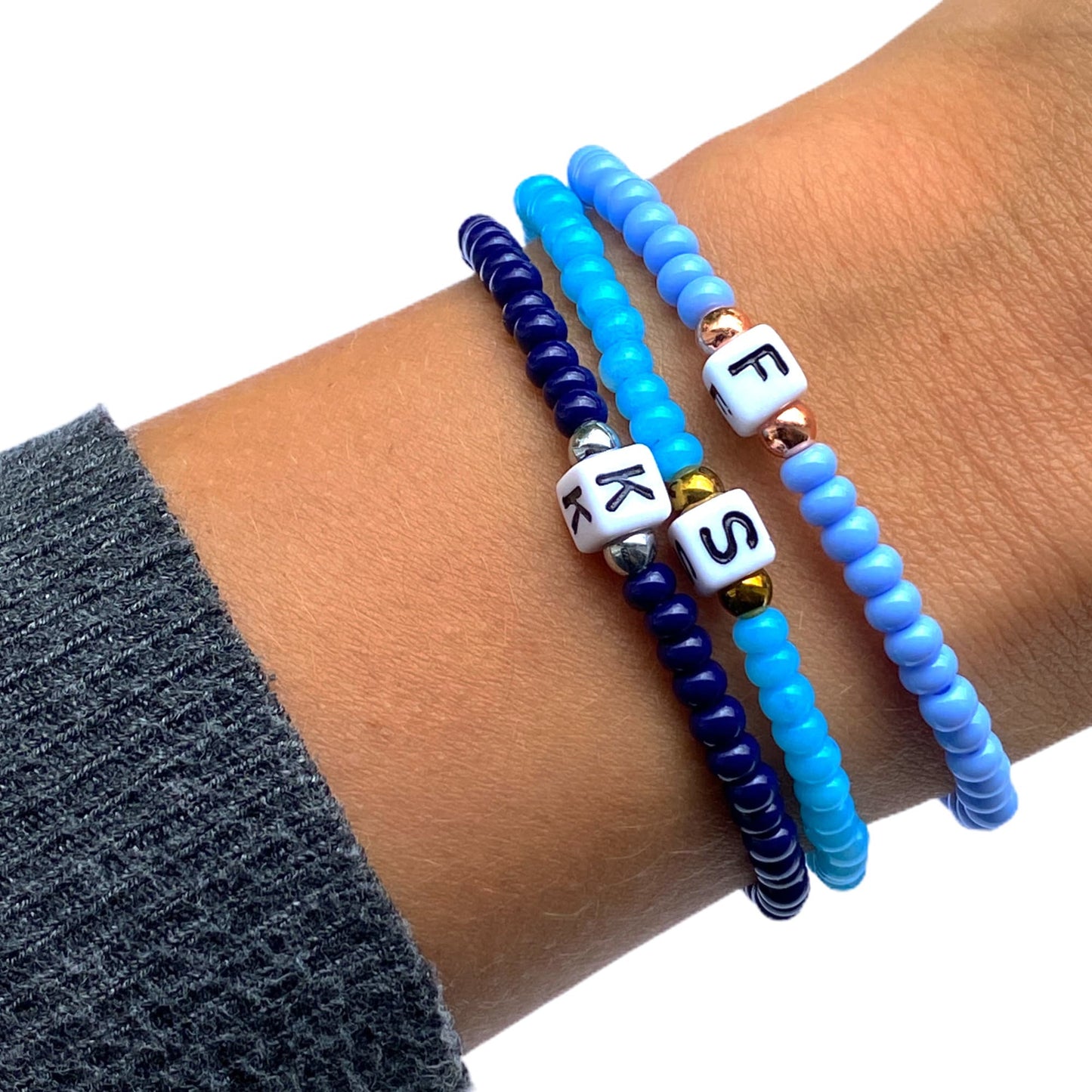 Personalisiertes Armband "Blues" aus Glasperlen