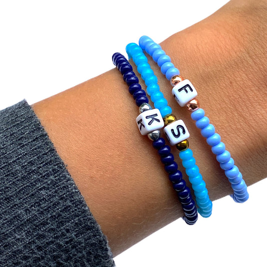 Personalisiertes Armband "Blues" aus Glasperlen