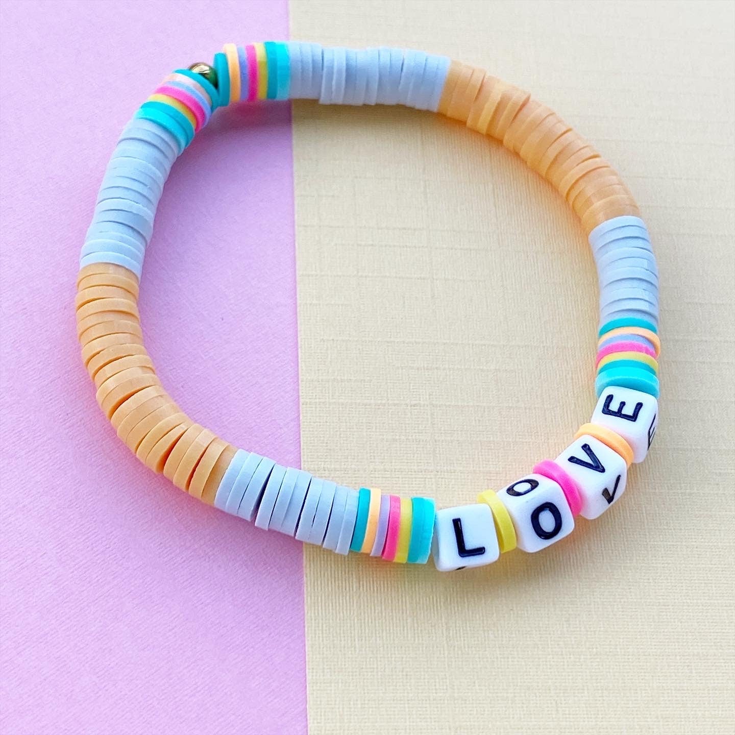 Personalisiertes Armband "Orange Love" aus Katasuki Perlen