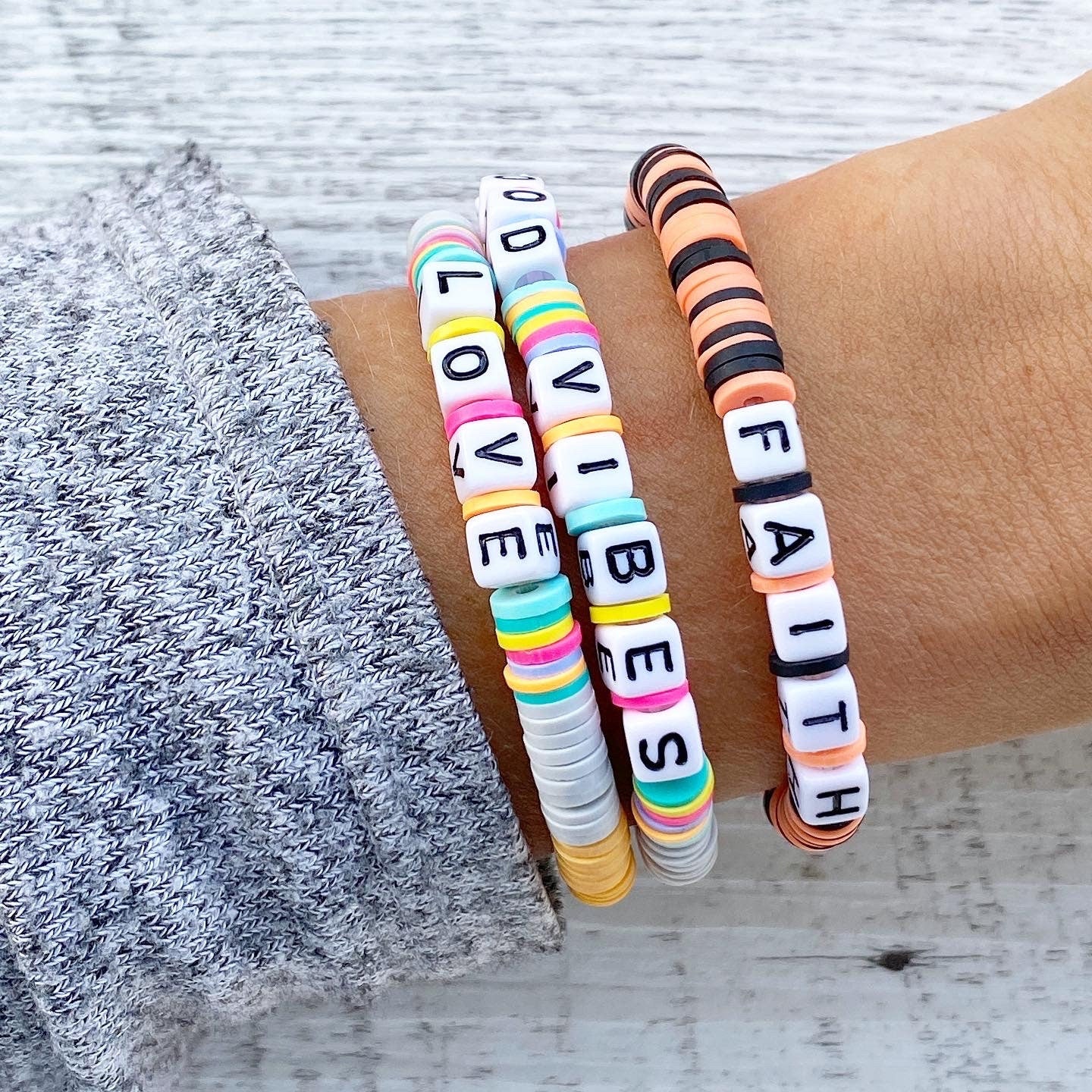 Personalisiertes Armband "Orange Love" aus Katasuki Perlen