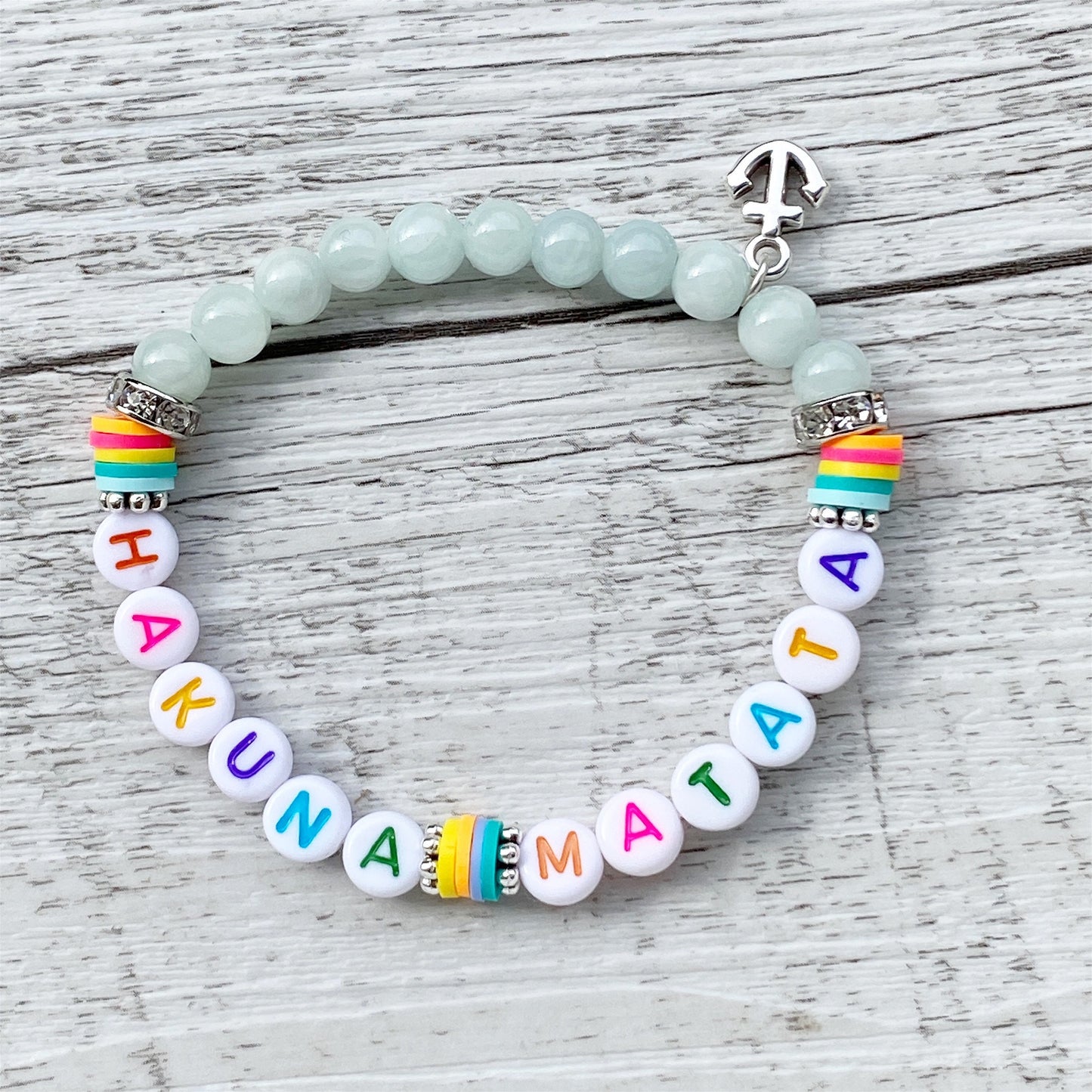 Personalisiertes Armband "Stay Safe" aus Jade Edelsteinen