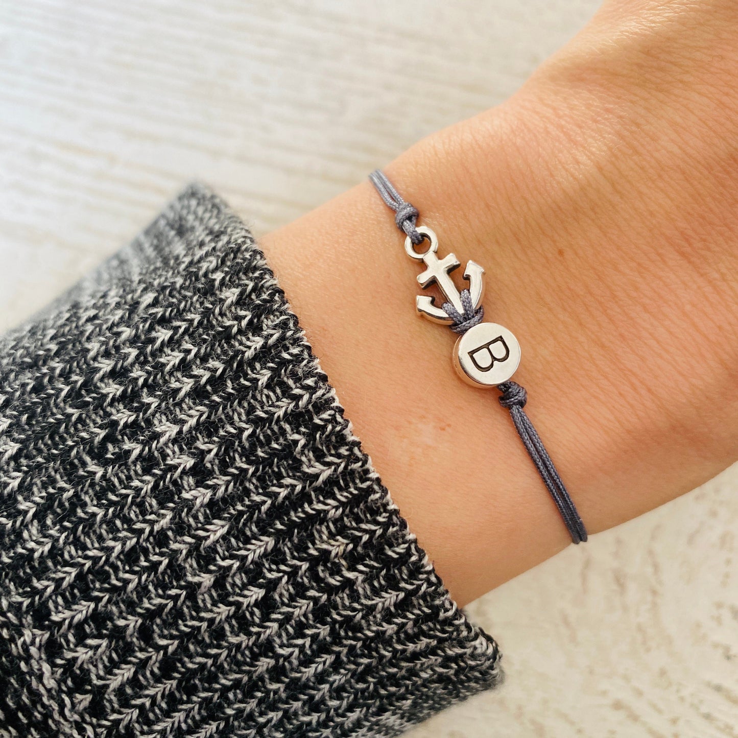 Personalisiertes Armband grau mit Anker