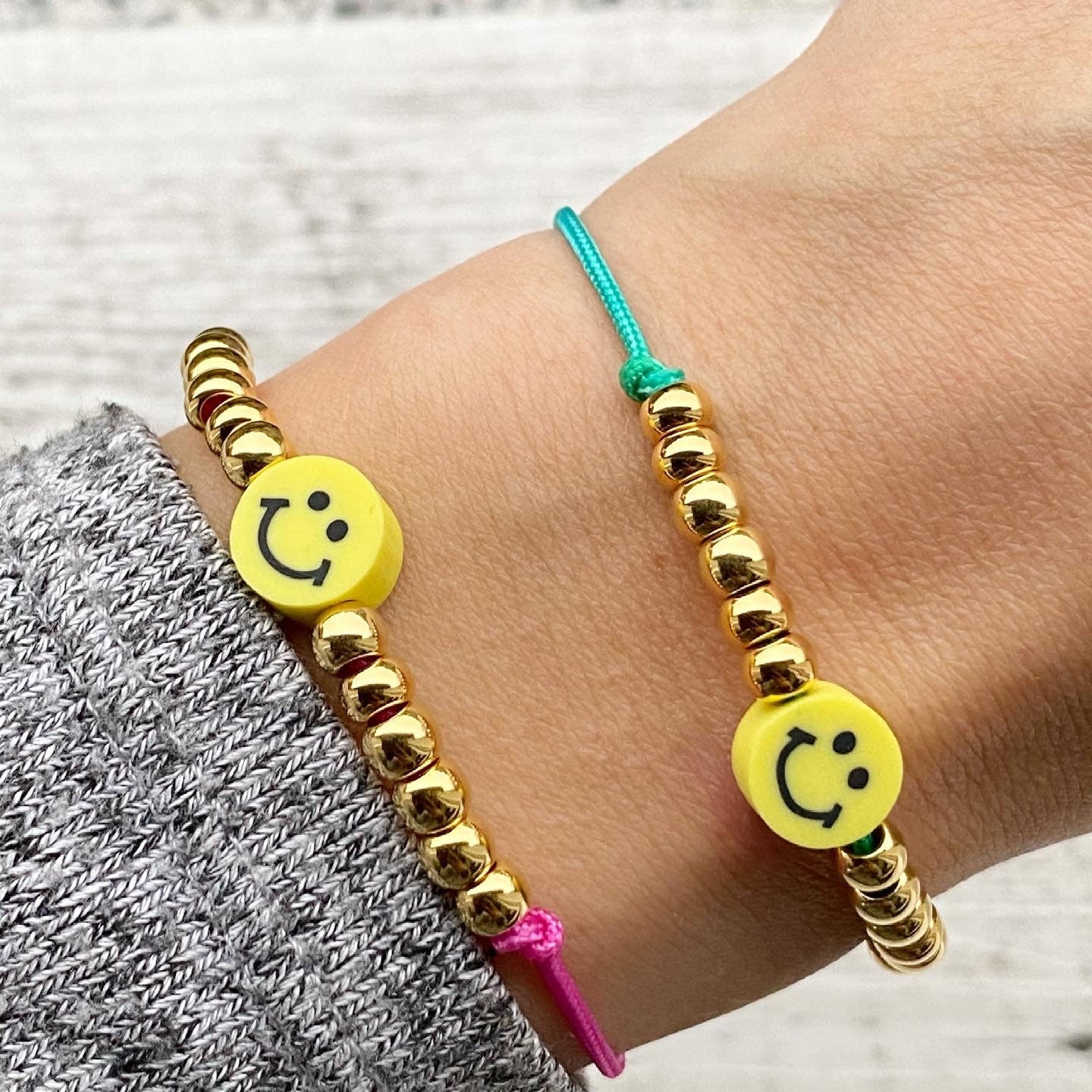 Buntes Makramee Edelstahl Armband mit Smiley
