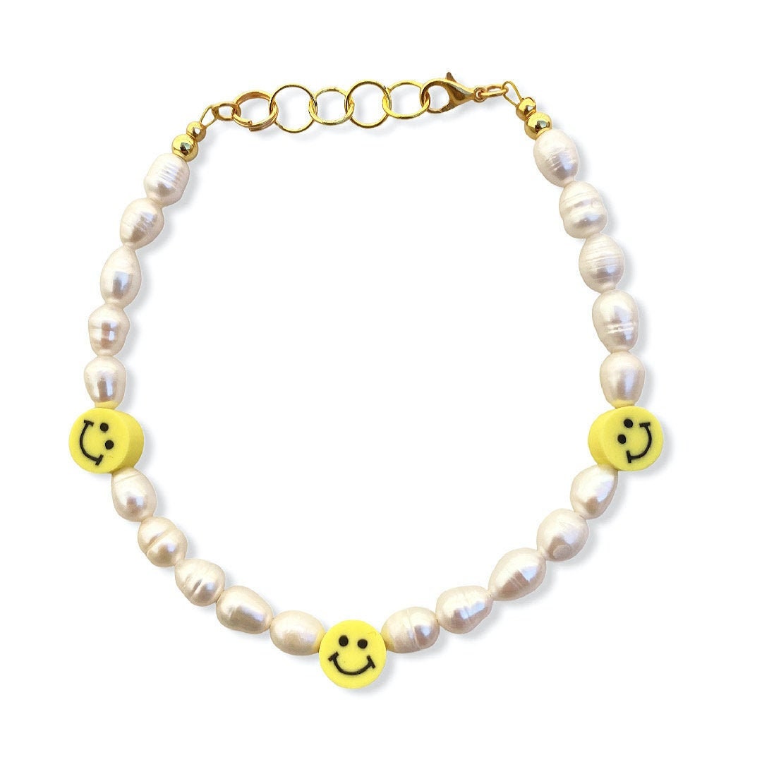Smiley Armband mit Süßwasserperlen - vergoldet