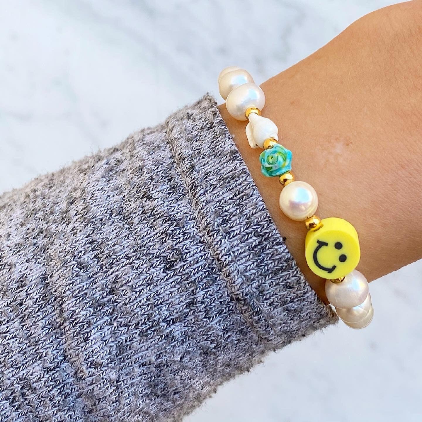 Armband Smiley Süßwasserperlen Gold Muschel Blume türkis Sommer Perlenarmband Federring Frauen Damen Urlaub Schmuck Armkettchen