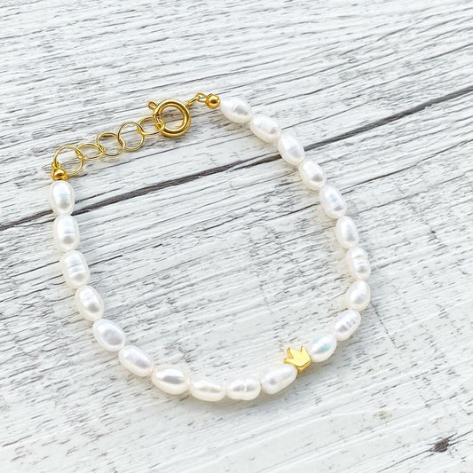 Armband "Krone" aus Edelstahl und Süßwasserperlen in Gold