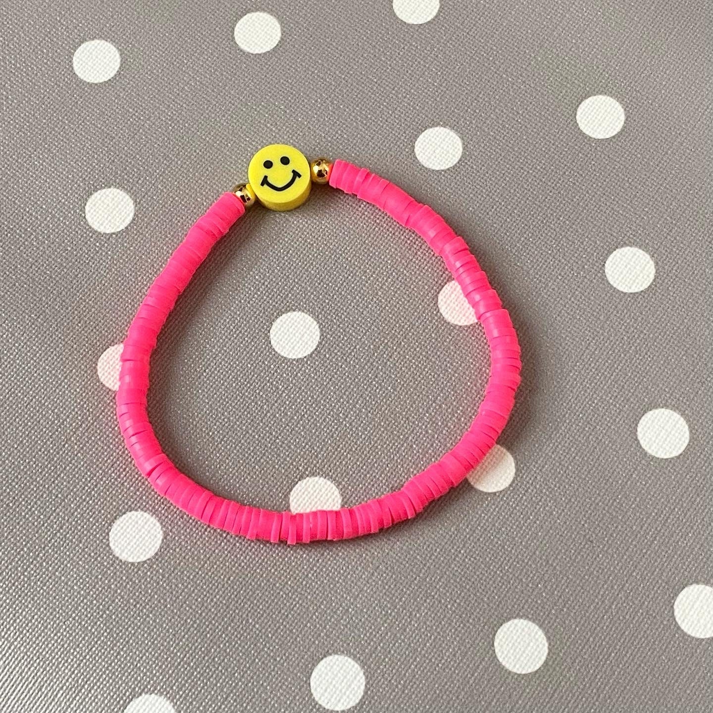 Armband "Happy Smile" in Neon Pink