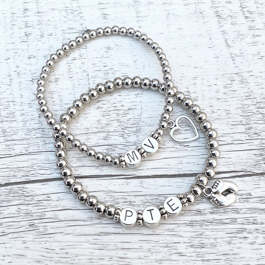 Personalisiertes Armband "Sweet Feet" aus Edelstahl Perlen mit Herz oder Füßen