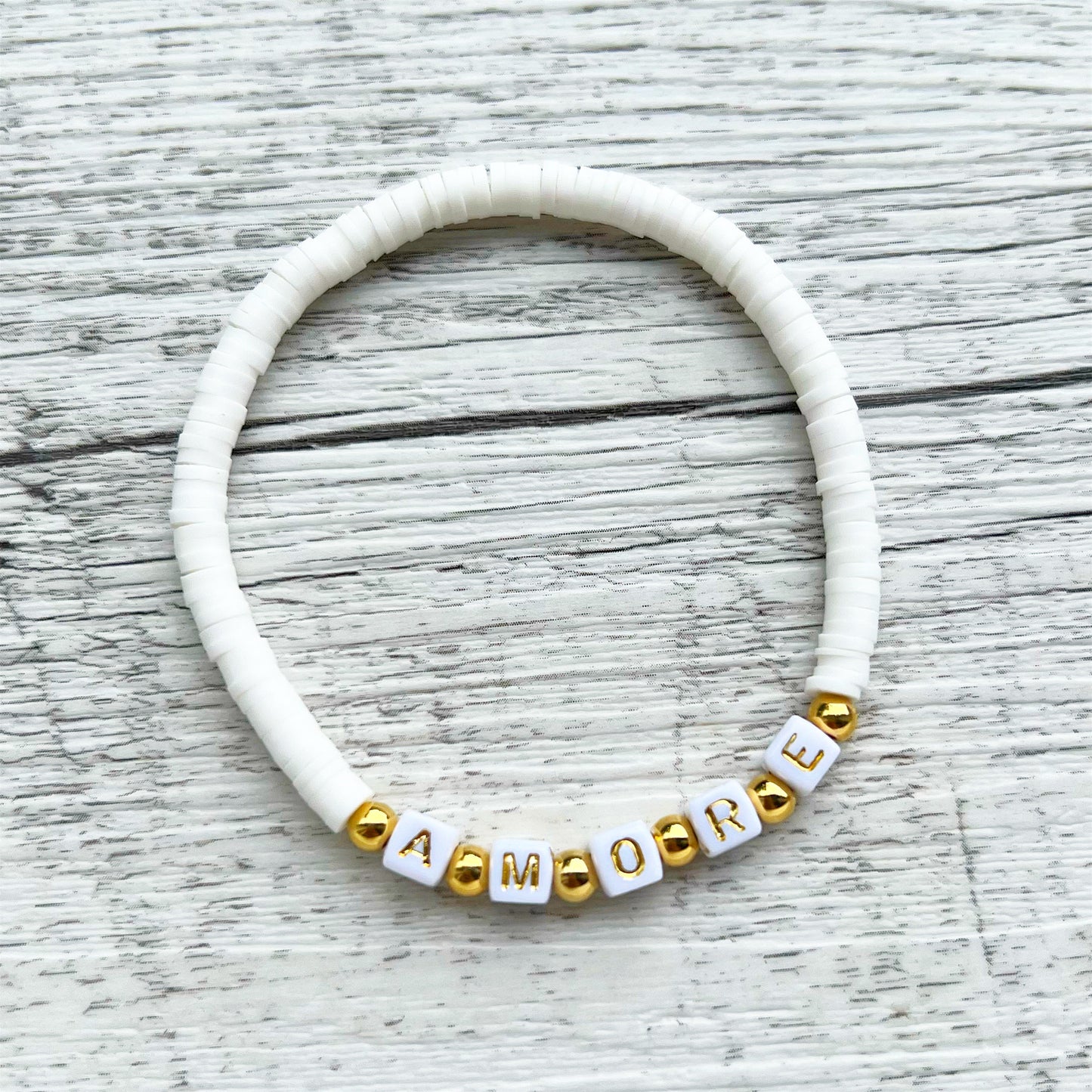 Personalisiertes Armband "AMORE“ in Weiß Gold aus Katsuki Perlen
