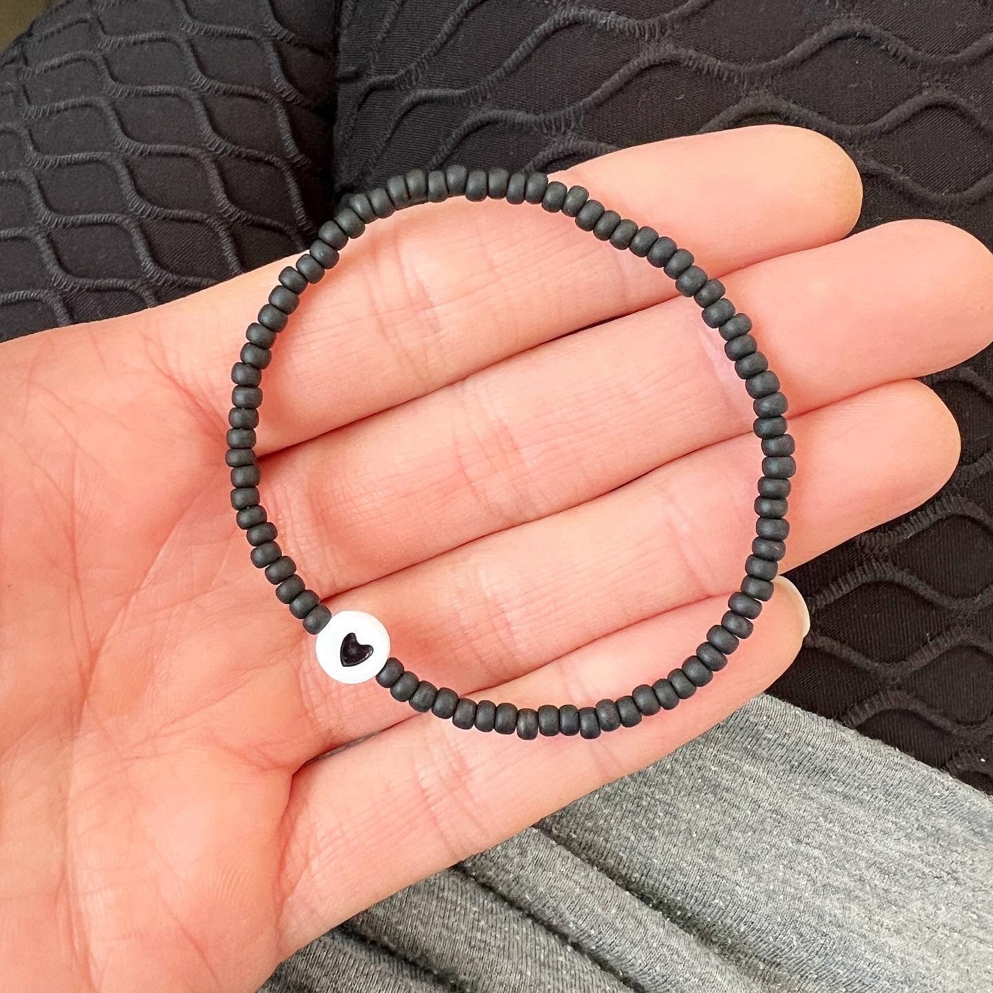 Minimalistisches Armband "Black Heart"