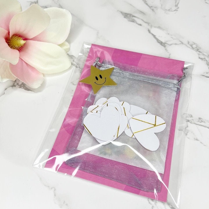 Geschenkset zum Muttertag Armband, Karte und Herzkonfetti