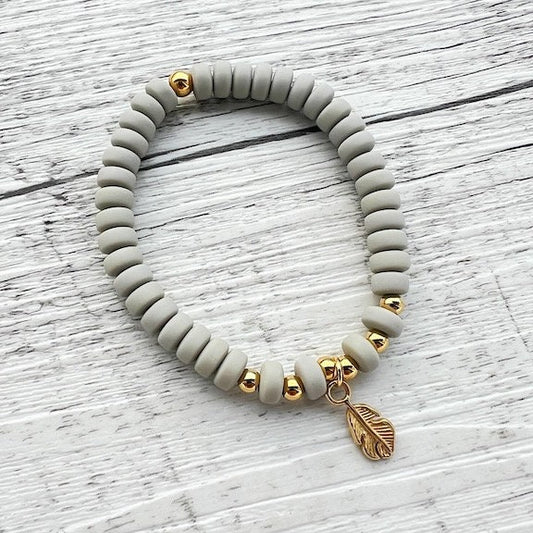 Armband "Grey Leaves" aus Edelstahl in Gold mit Blatt Anhänger