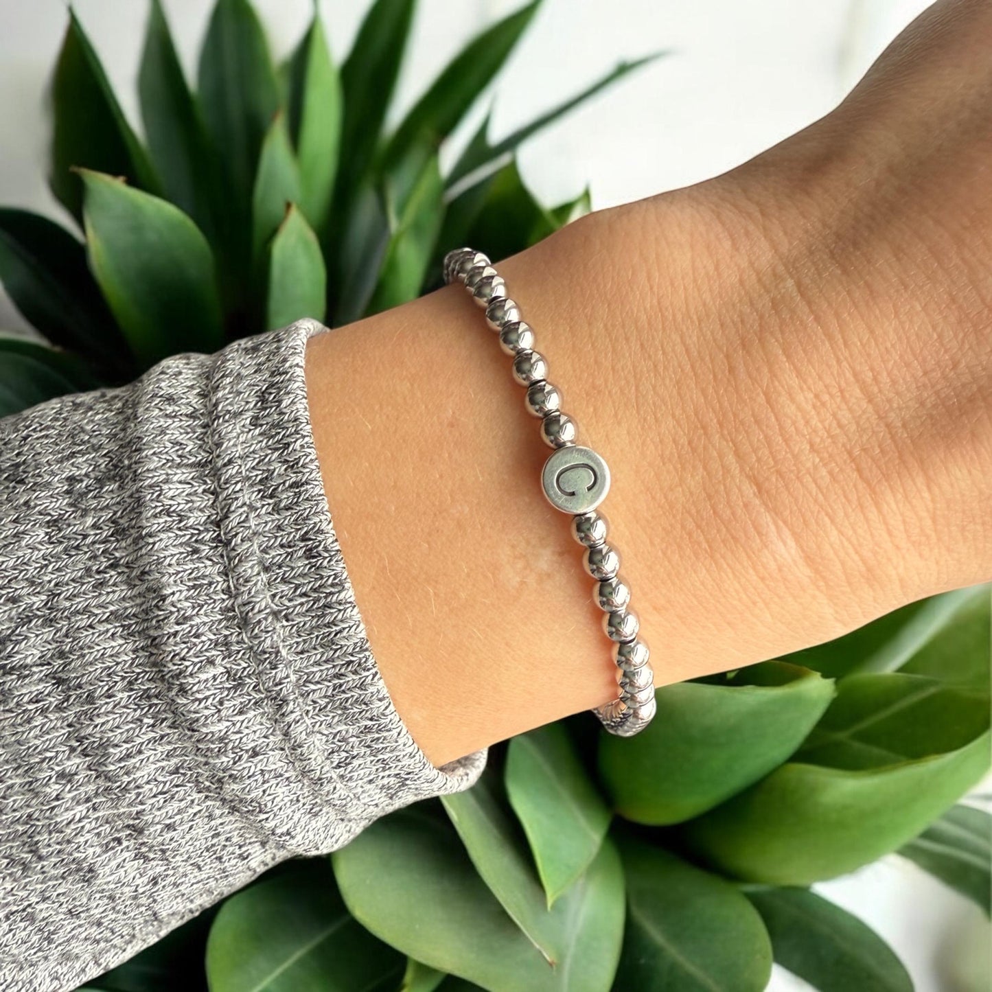 Personalisiertes Armband "Silver Letter" aus Edelstahlperlen