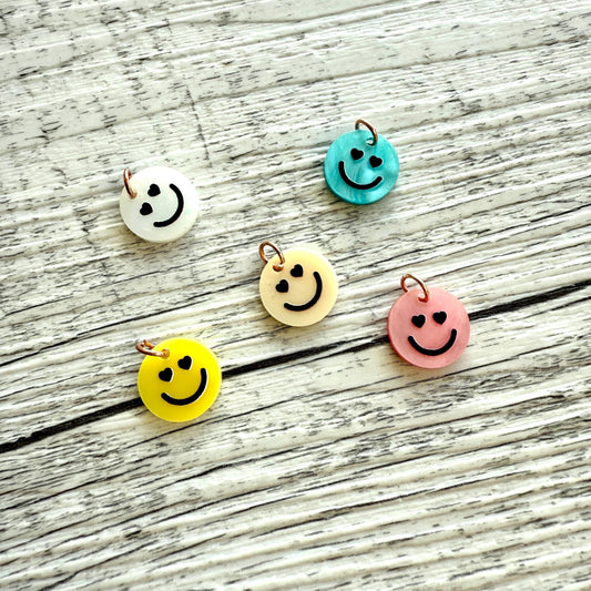 5 Smiley Anhänger mit Ösen - Herz Augen - Edelstahl Roségold