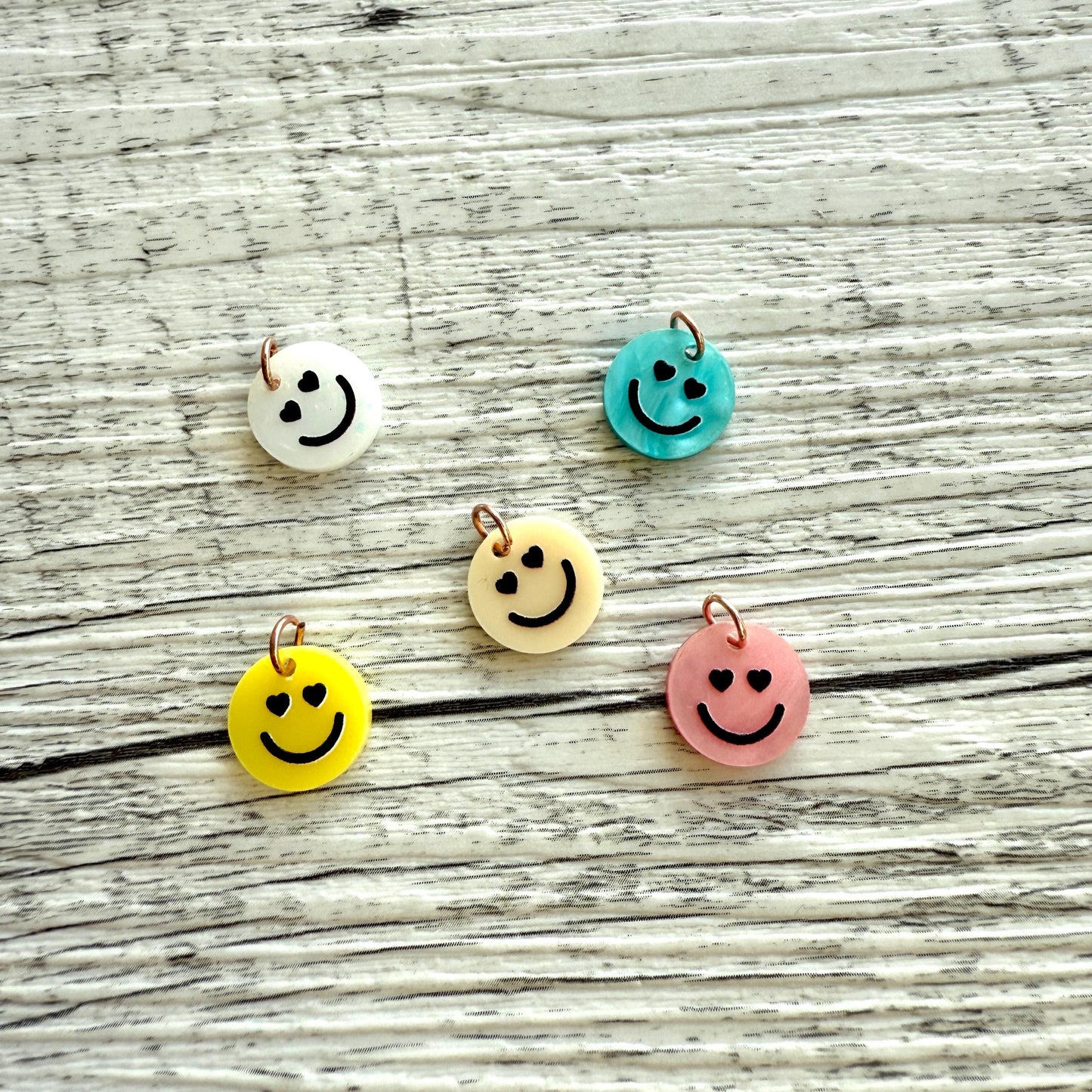 5 Smiley Anhänger mit Ösen - Herz Augen - Edelstahl Roségold