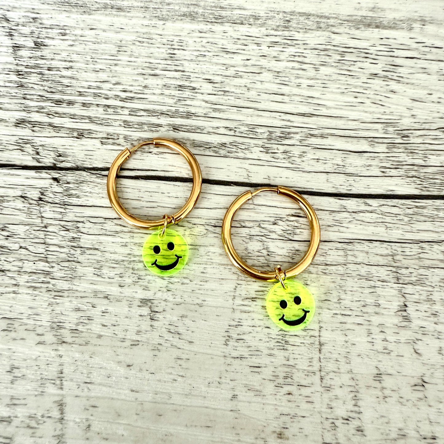 Smiley Ohrringe - Creolen Gold aus Edelstahl