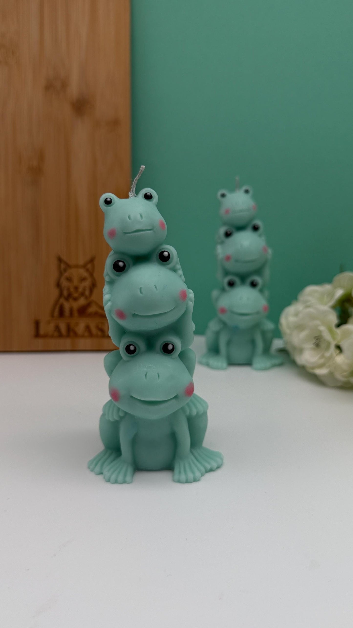 Frosch Kerze aus veganem Sojawachs - handbemalt