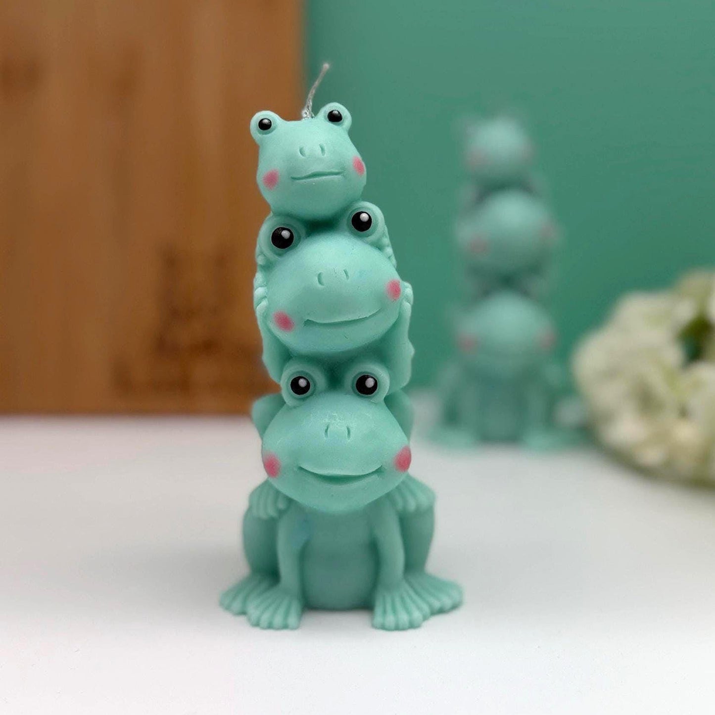 Frosch Kerze aus veganem Sojawachs - handbemalt