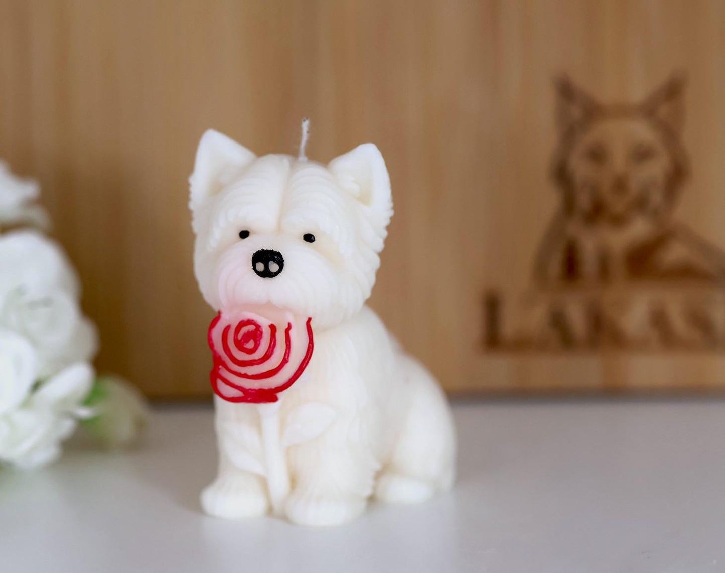 West Highland White Terrier Kerze - Westi Hund - mit Rose - aus Sojawachs